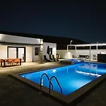 Апартаменты Luxury Blue Sky *