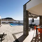 Luxury Blue Sky Siroki Brijeg