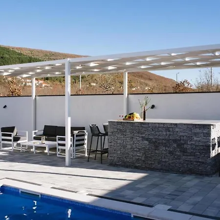 Luxury Blue Sky Siroki Brijeg