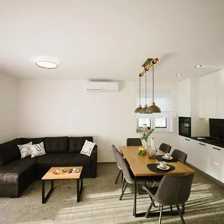 Luxury Blue Sky Apartment Siroki Brijeg