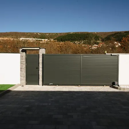 Luxury Blue Sky * Široki Brijeg