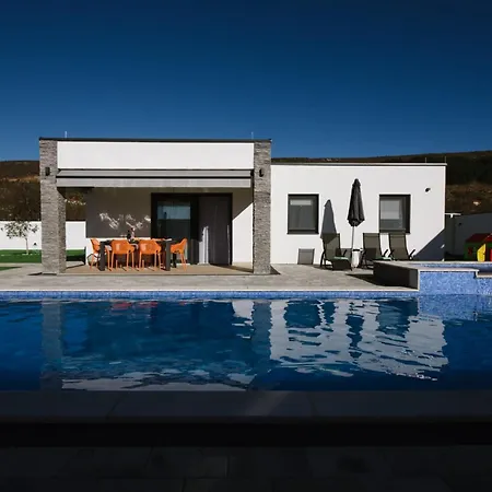 Luxury Blue Sky Apartman *