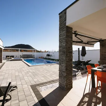 Luxury Blue Sky Siroki Brijeg
