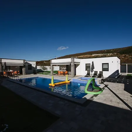 Luxury Blue Sky Siroki Brijeg