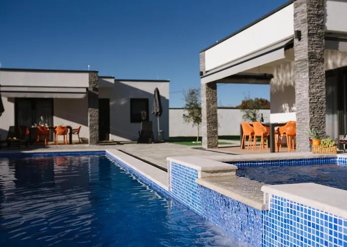 Luxury Blue Sky Apartment *