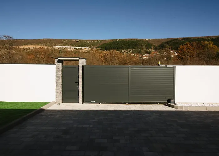 Luxury Blue Sky * Siroki Brijeg