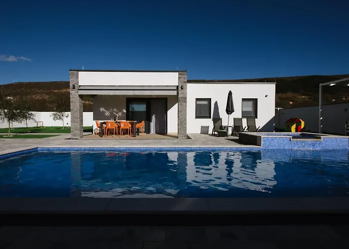 Luxury Blue Sky Apartment *